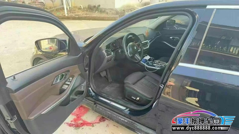 20年宝马3系轿车抵押车出售