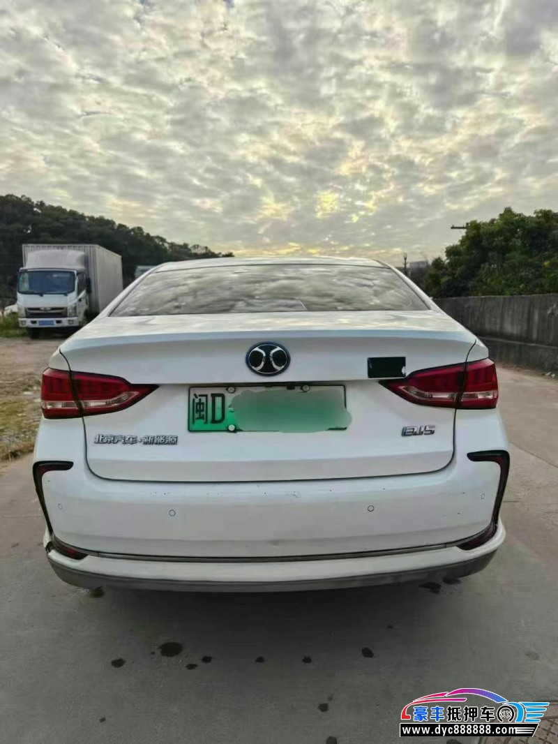 21年北汽新能源EU系列轿车抵押车出售