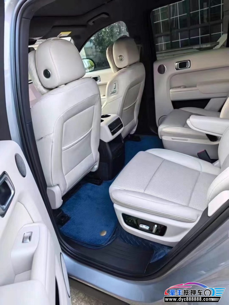 23年理想L8轿车抵押车出售