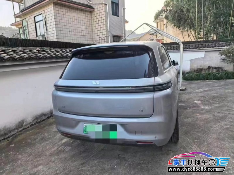 23年理想L8轿车抵押车出售