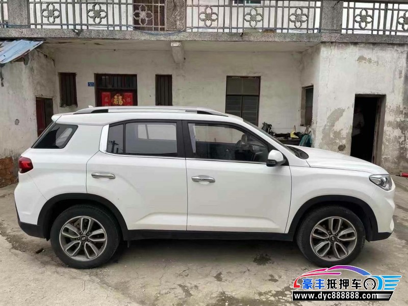 19年现代ix35轿车抵押车出售