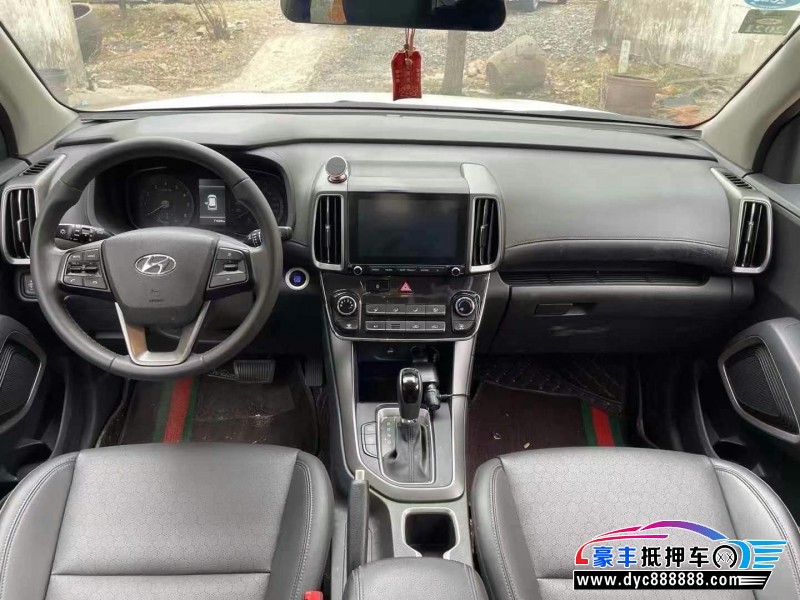 19年现代ix35轿车抵押车出售