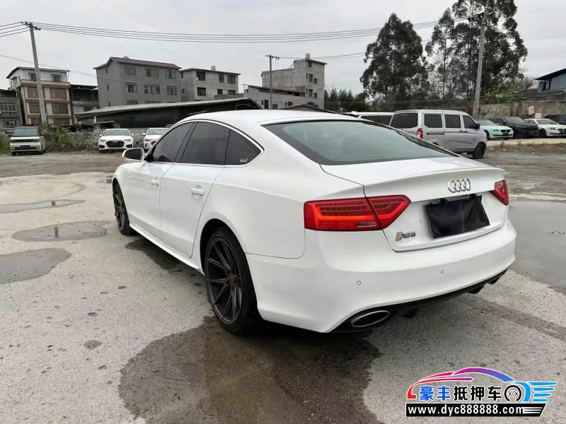 14年奥迪A5轿车抵押车出售