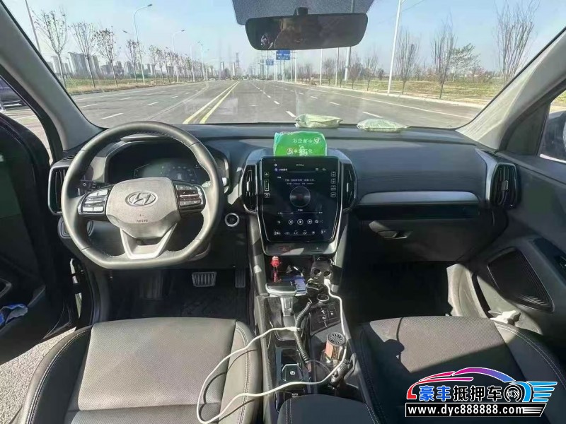 23年现代ix35轿车抵押车出售