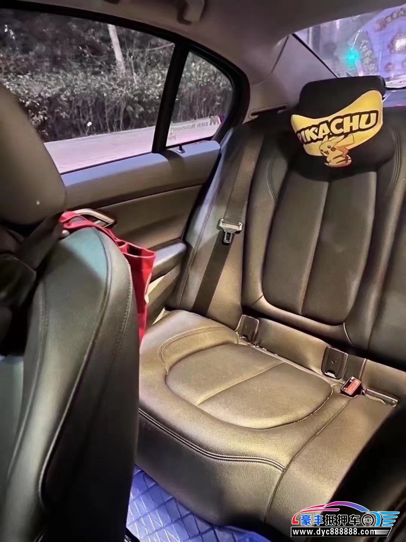 17年宝马1系轿车抵押车出售