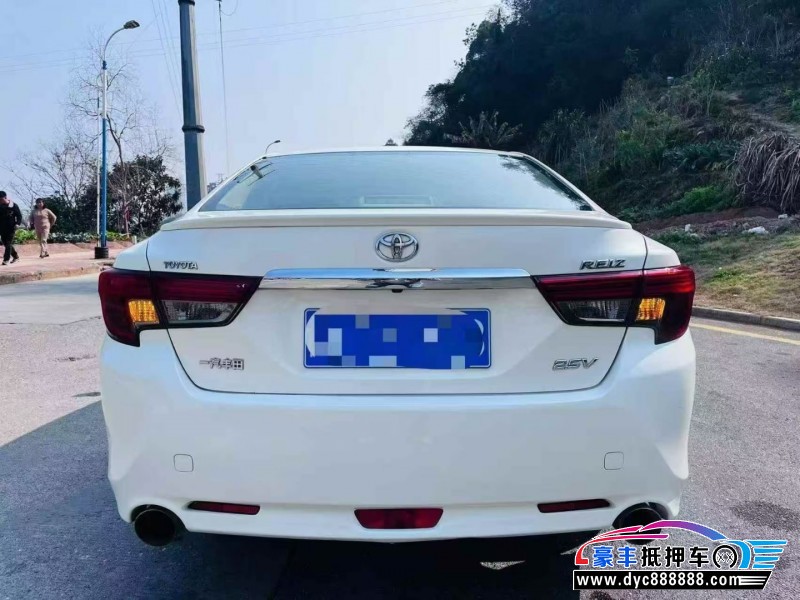 15年丰田锐志轿车抵押车出售