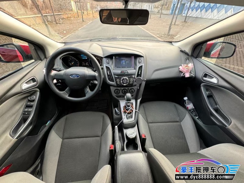 14年福特福克斯轿车抵押车出售