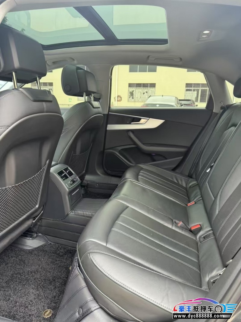 22年奥迪A4轿车抵押车出售