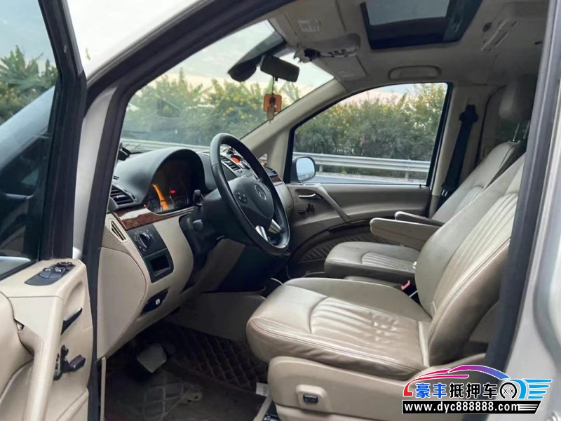 10年奔驰唯雅诺轿车抵押车出售