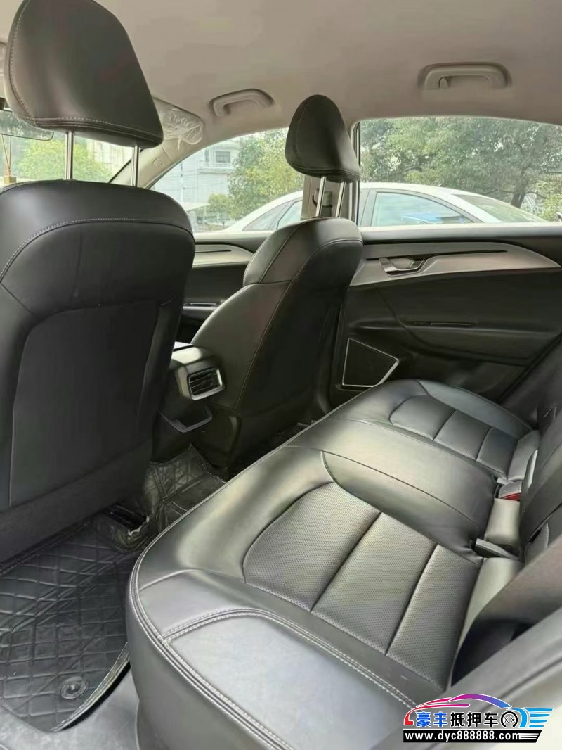 22年吉利几何轿车抵押车出售