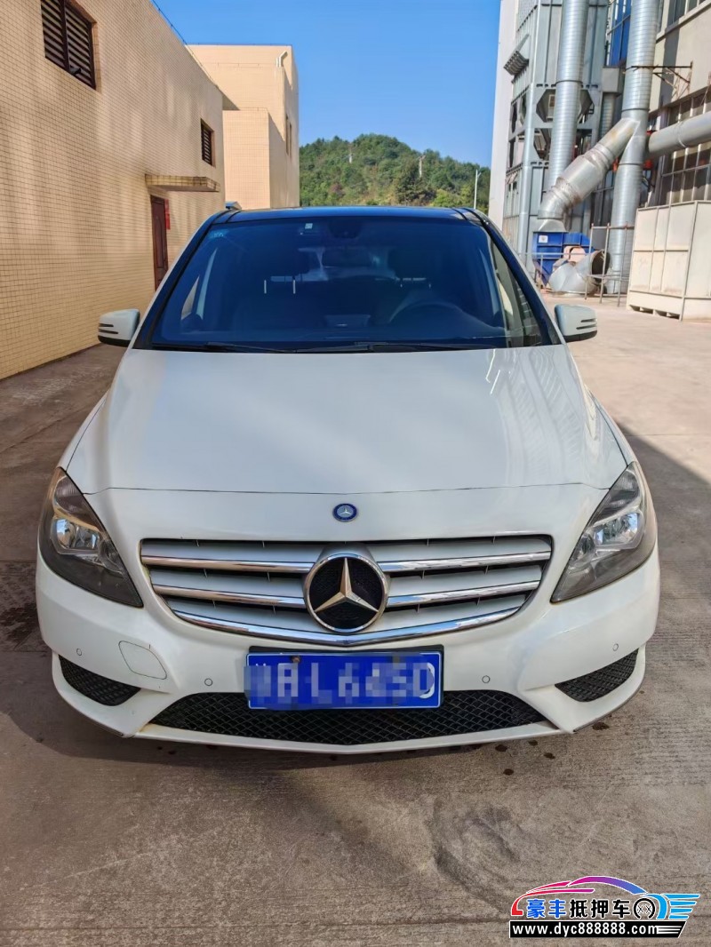 14年奔驰B轿车抵押车出售