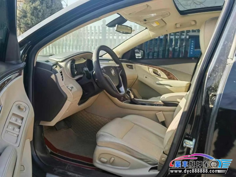 15年别克君越轿车抵押车出售