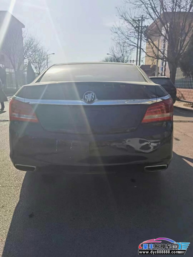 15年别克君越轿车抵押车出售