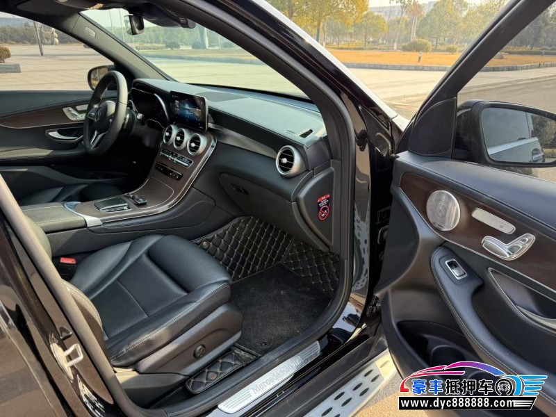 22年奔驰GLC轿车抵押车出售