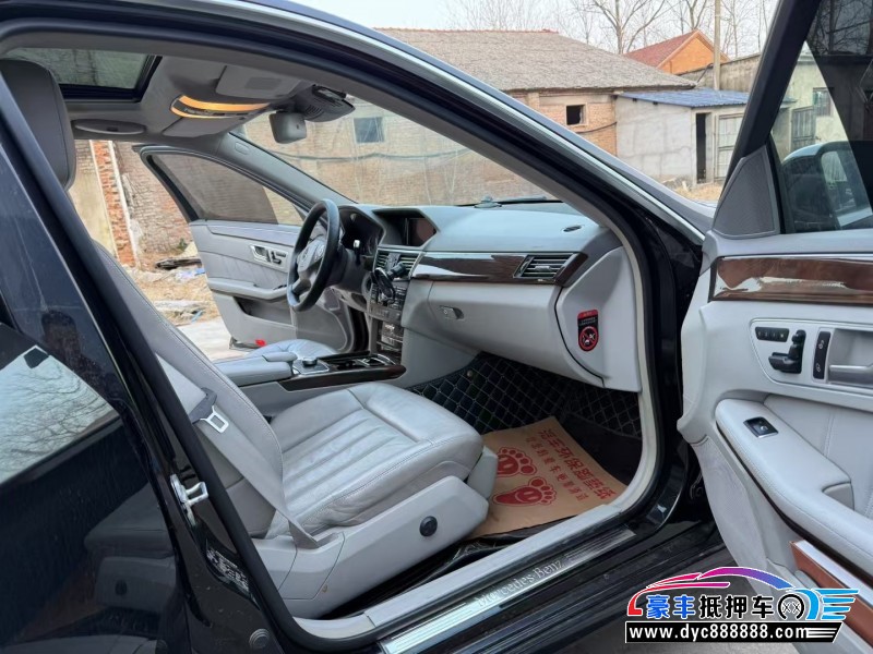 13年奔驰E轿车抵押车出售