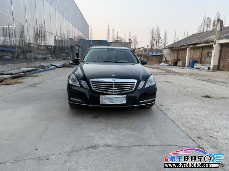 13年奔驰E轿车抵押车出售