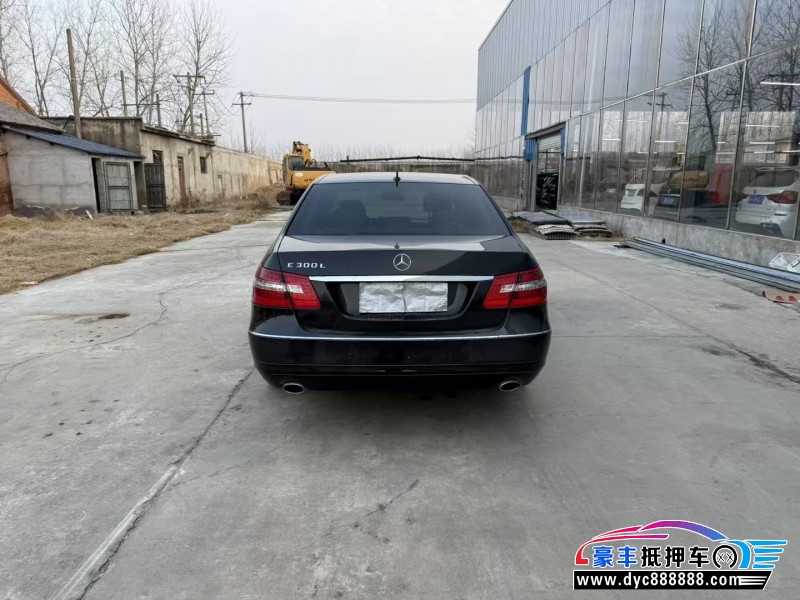 13年奔驰E轿车抵押车出售