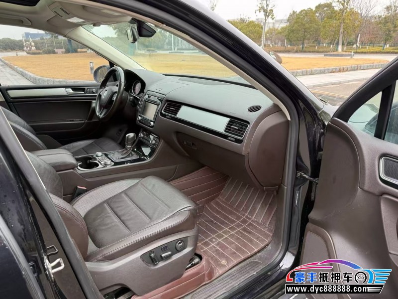 16年大众途锐轿车抵押车出售