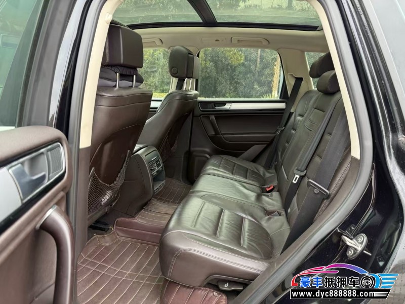 16年大众途锐轿车抵押车出售