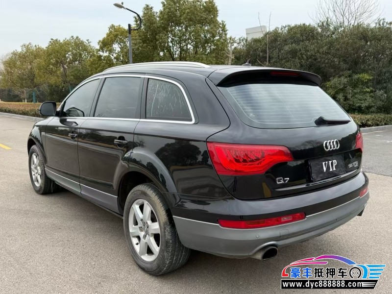 13年奥迪Q7轿车抵押车出售
