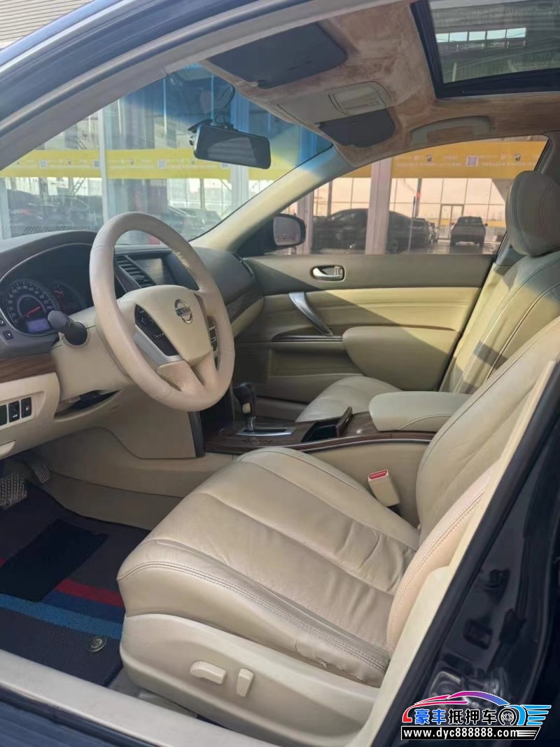 12年日产天籁轿车抵押车出售