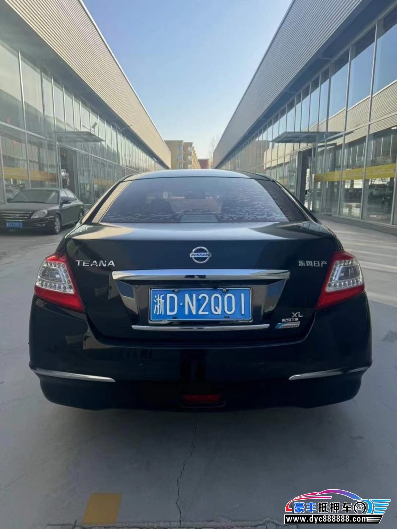 12年日产天籁轿车抵押车出售