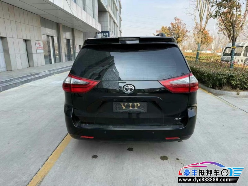 20年丰田塞纳轿车抵押车出售