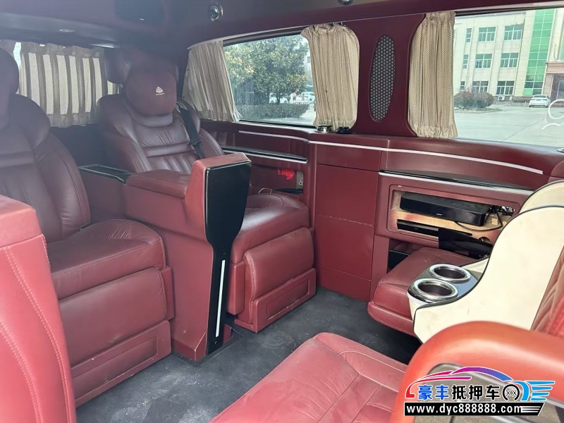 15年奔驰威霆轿车抵押车出售