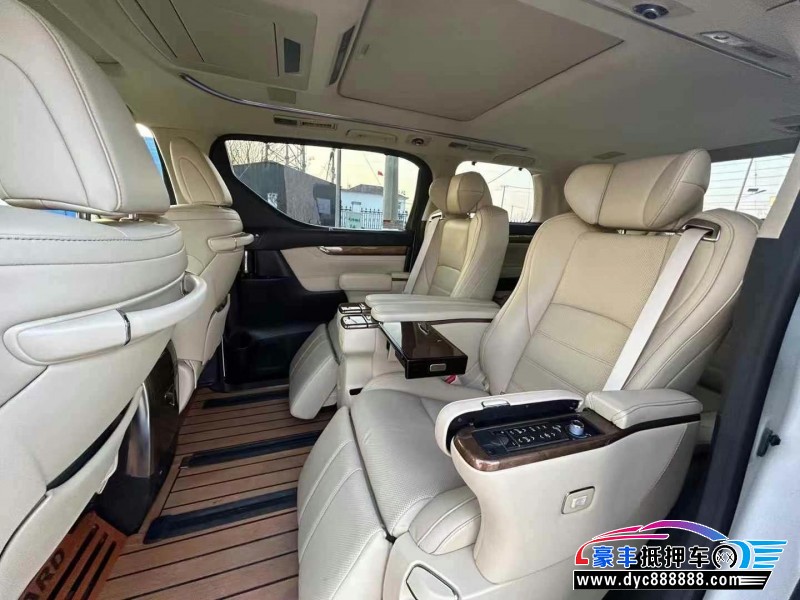 16年丰田埃尔法轿车抵押车出售