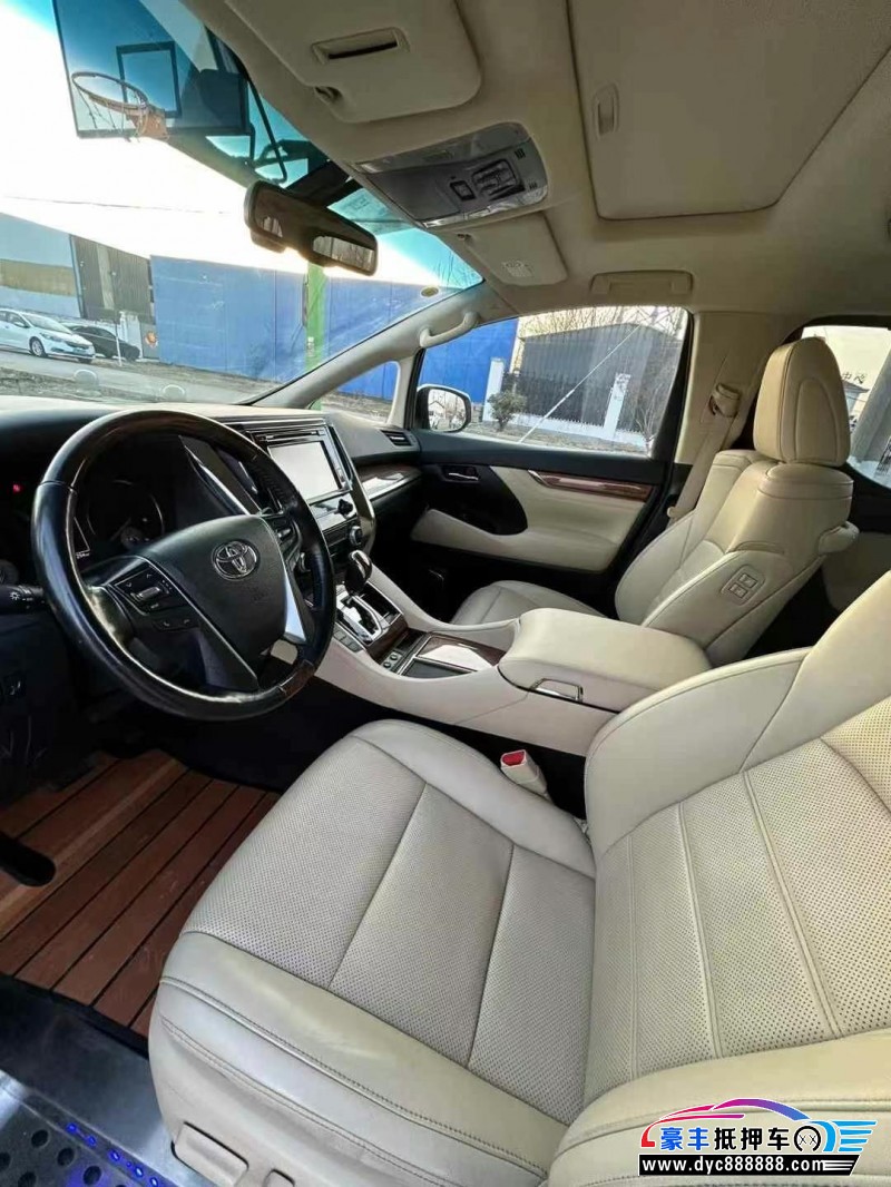 16年丰田埃尔法轿车抵押车出售