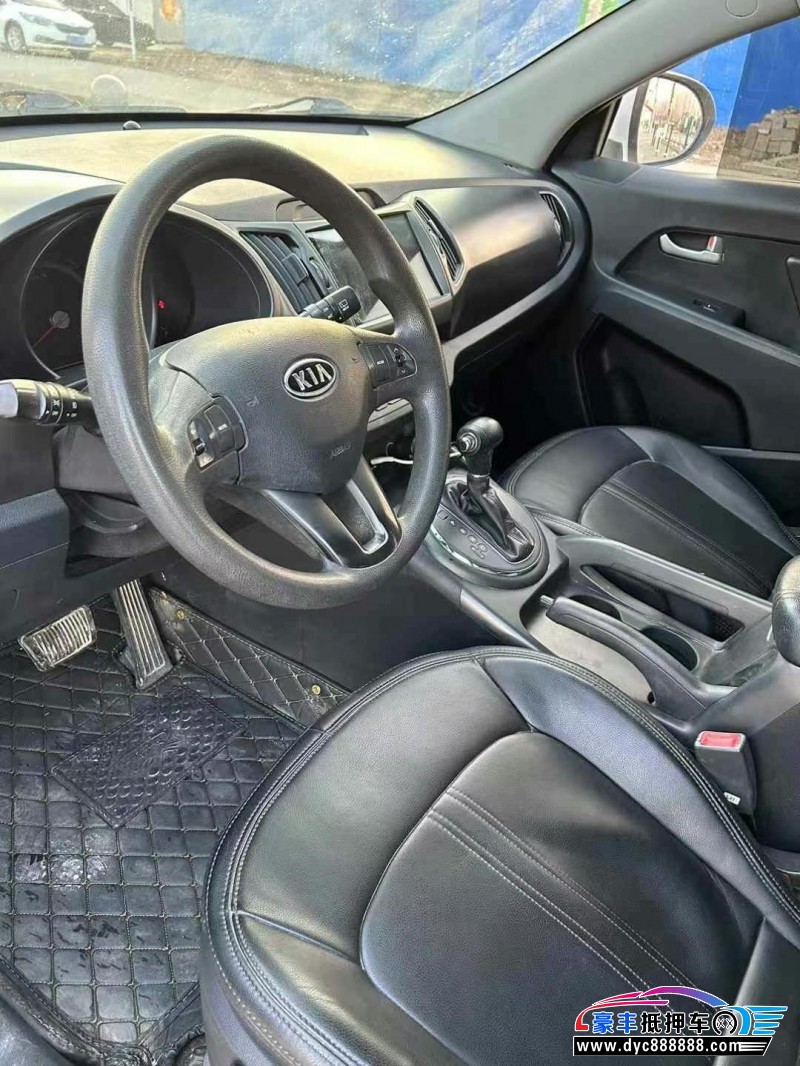 14年起亚智跑轿车抵押车出售