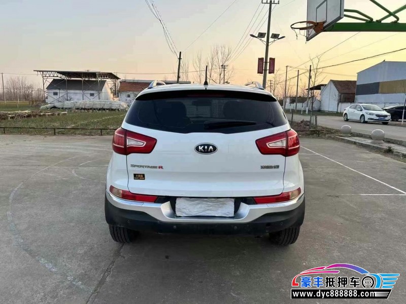 14年起亚智跑轿车抵押车出售