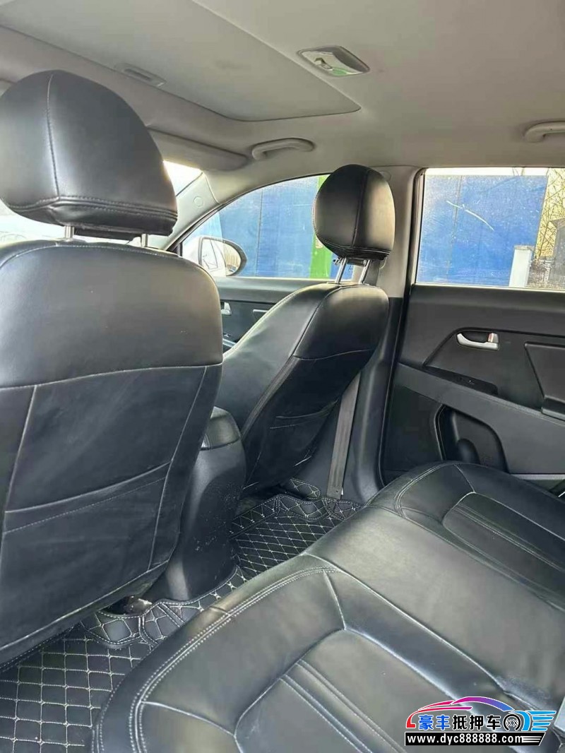 14年起亚智跑轿车抵押车出售