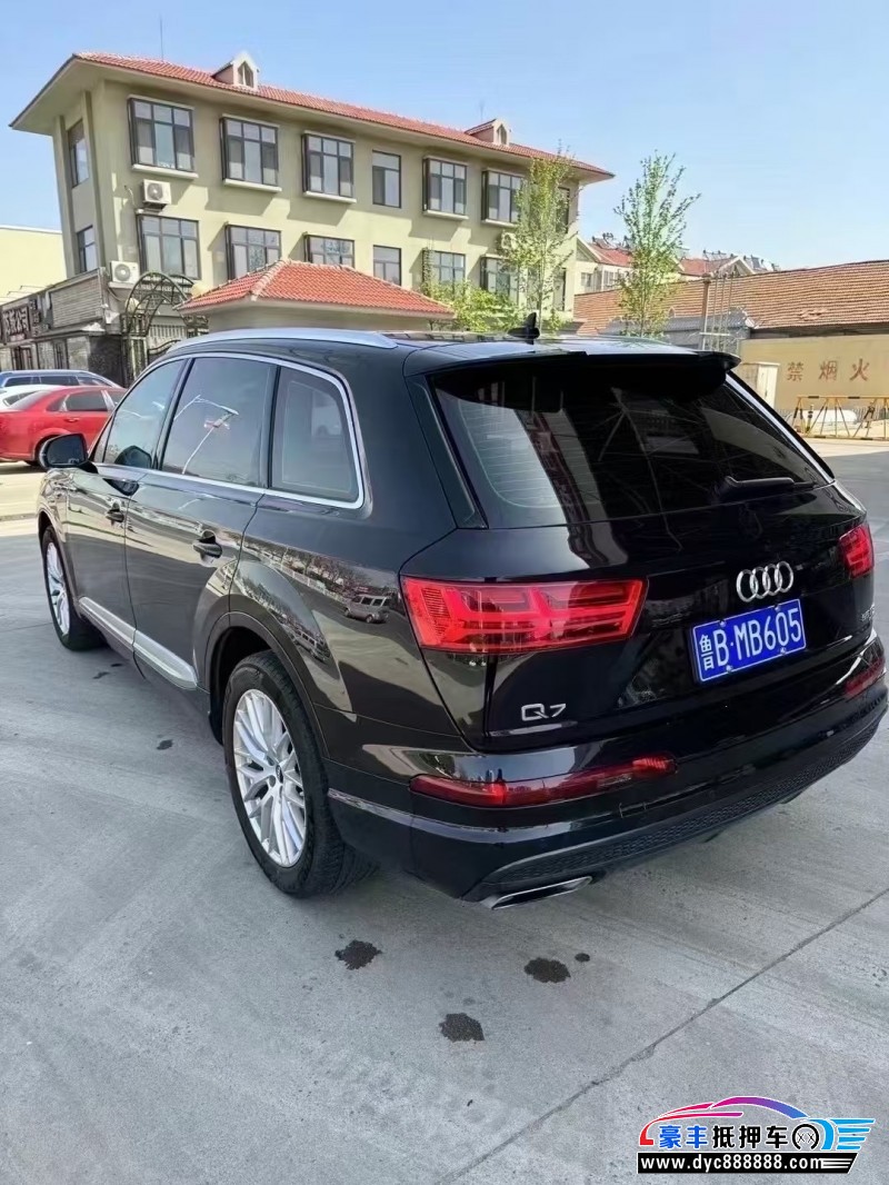 17年奥迪Q7轿车抵押车出售
