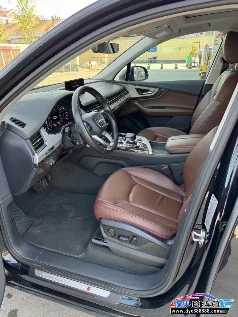 17年奥迪Q7轿车抵押车出售