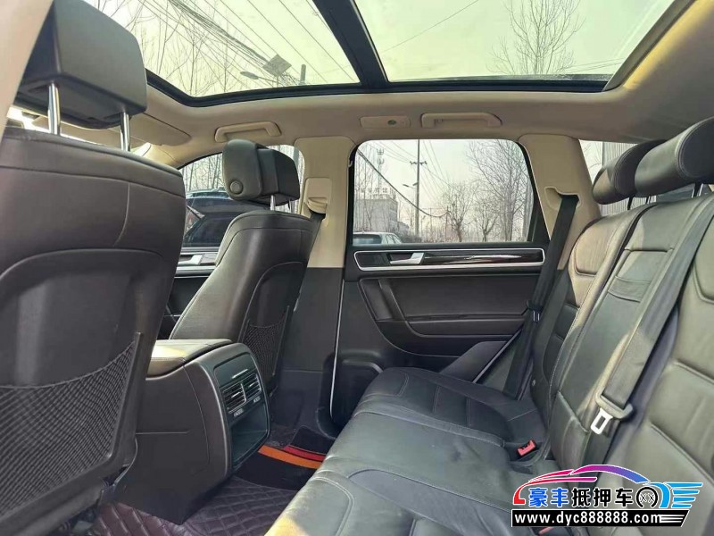 13年大众途锐轿车抵押车出售