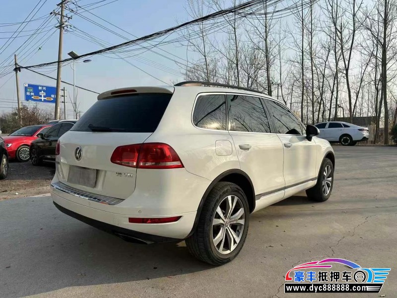 13年大众途锐轿车抵押车出售