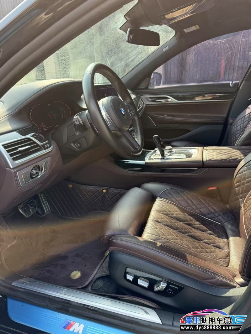 19年宝马7系轿车抵押车出售