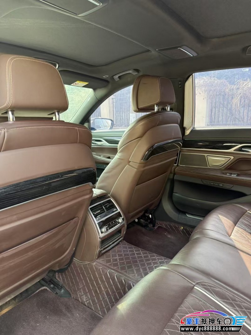 19年宝马7系轿车抵押车出售