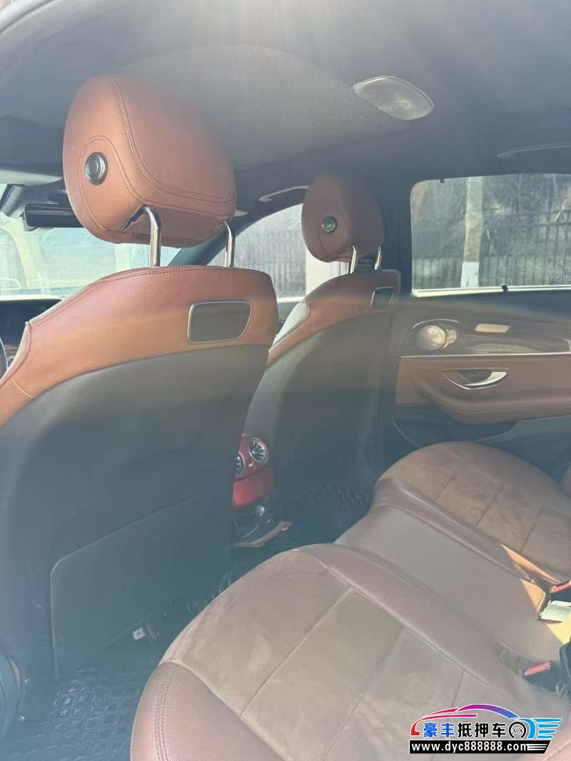 17年奔驰E轿车抵押车出售