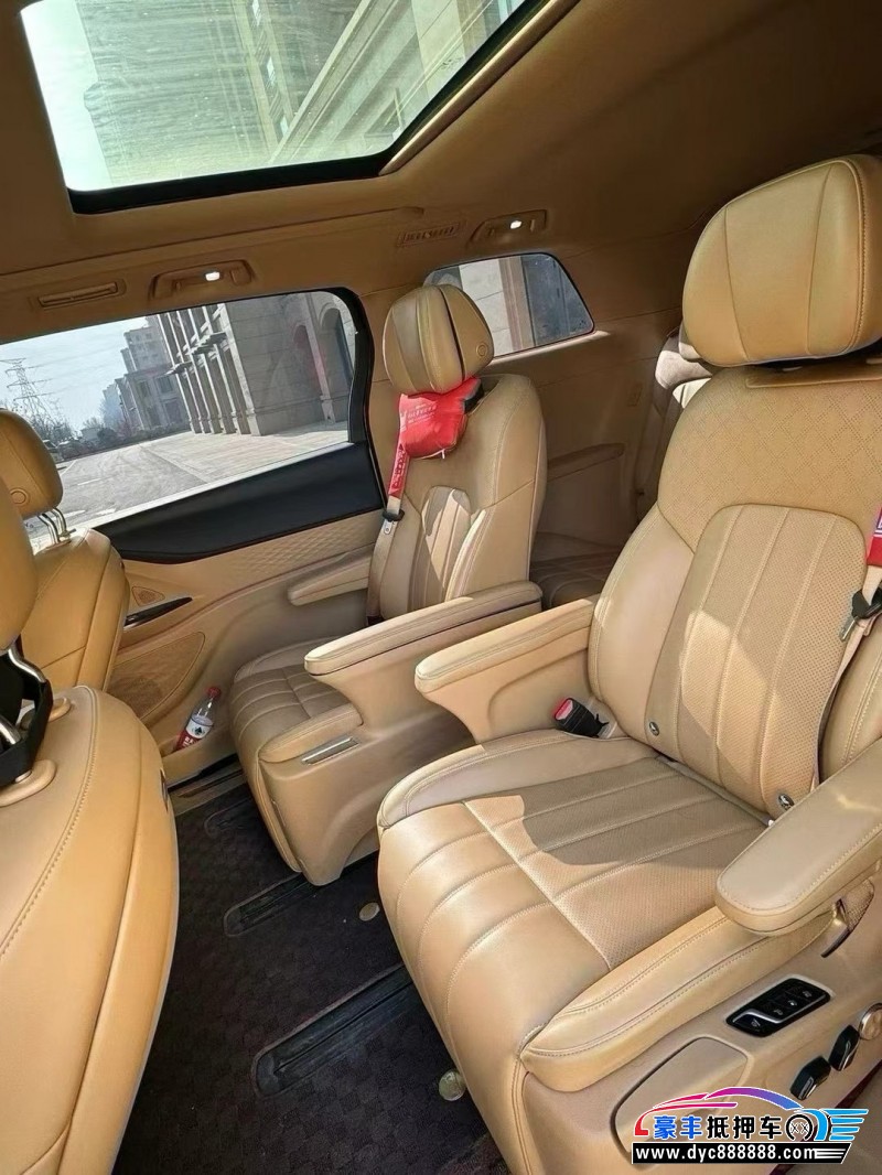 24年岚图梦想家轿车抵押车出售