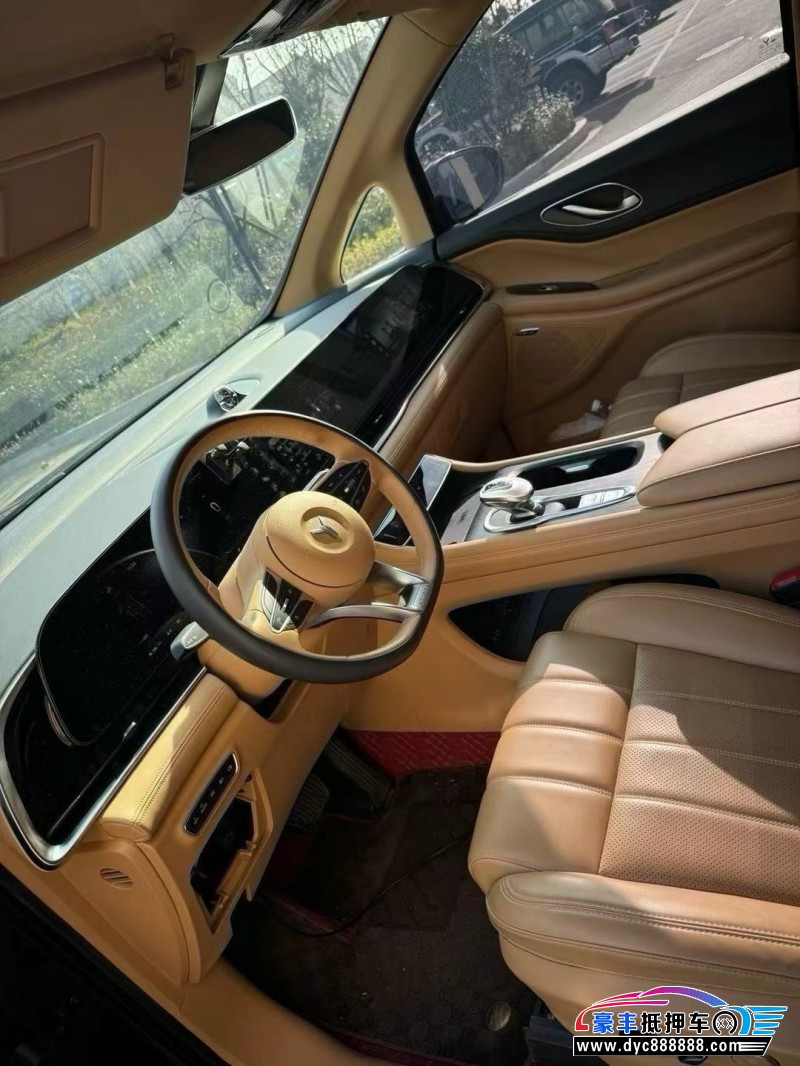 24年岚图梦想家轿车抵押车出售