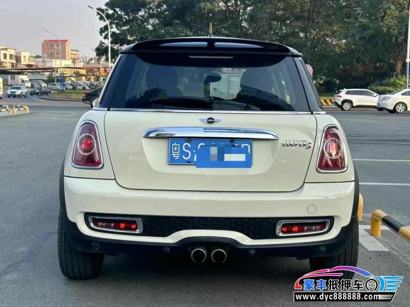 13年宝马MINI轿车抵押车出售