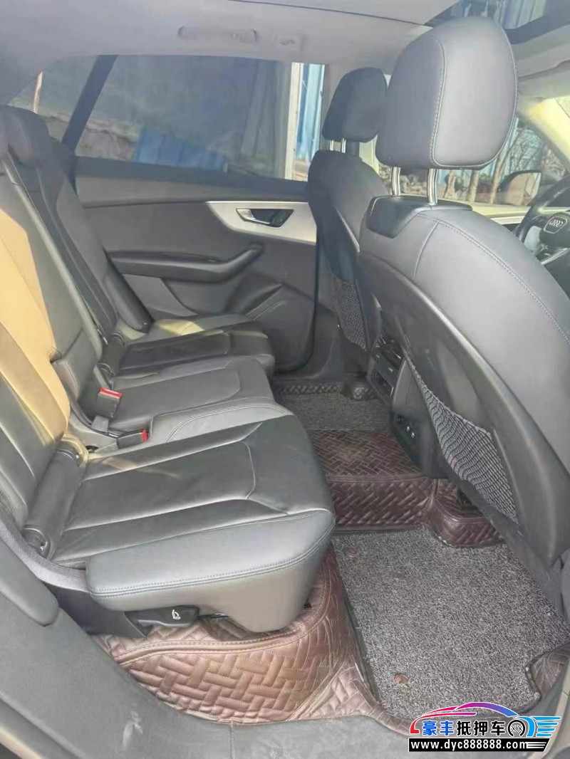 20年奥迪Q8轿车抵押车出售