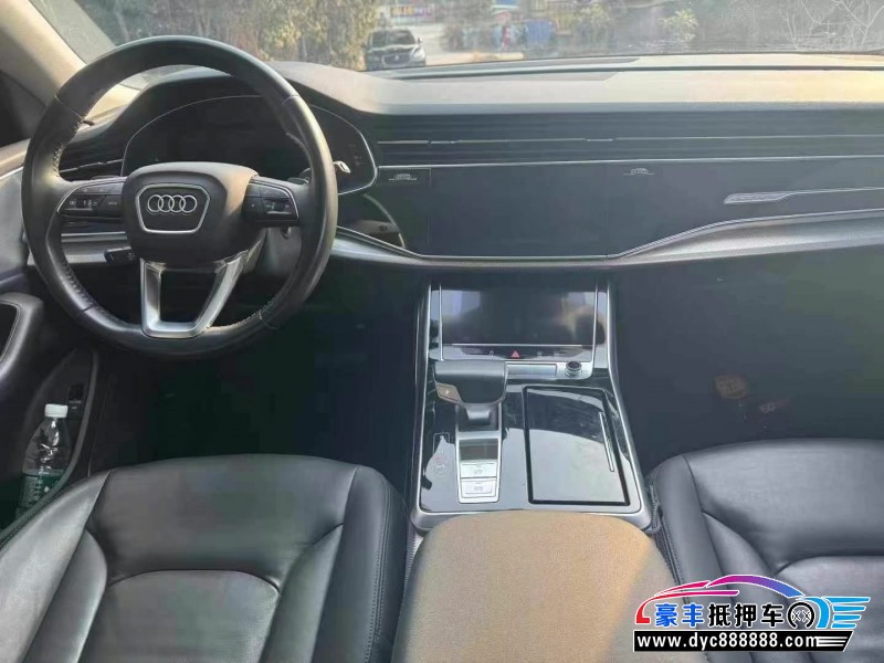20年奥迪Q8轿车抵押车出售