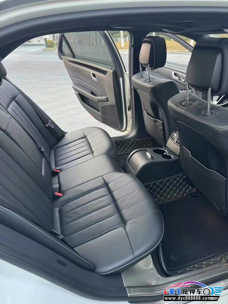 16年奔驰E轿车抵押车出售