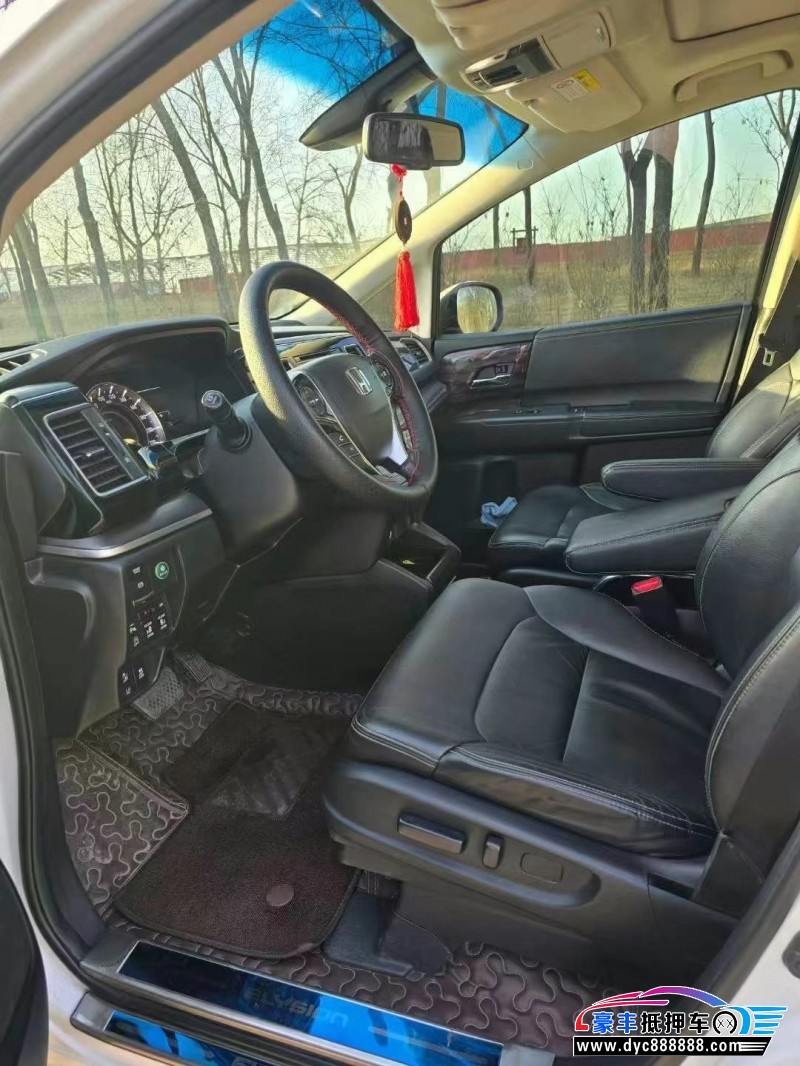 18年本田艾力绅轿车抵押车出售