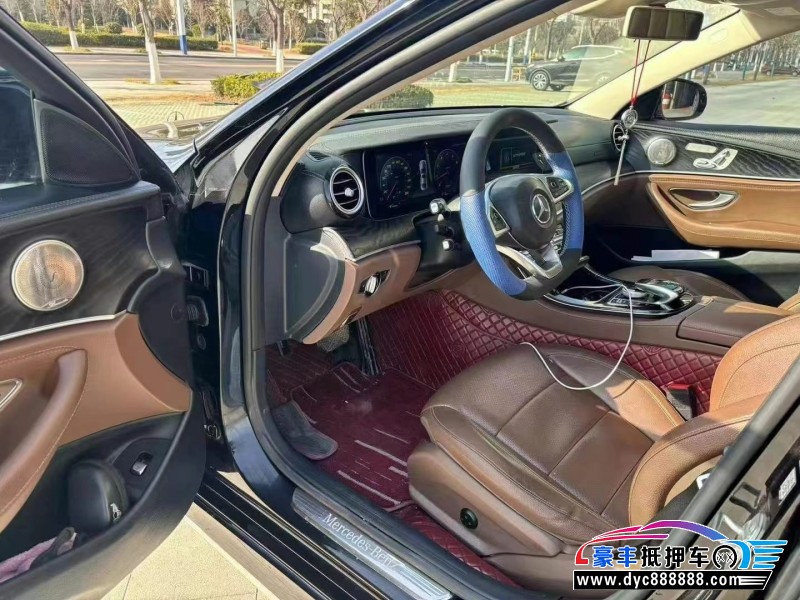 17年奔驰E轿车抵押车出售