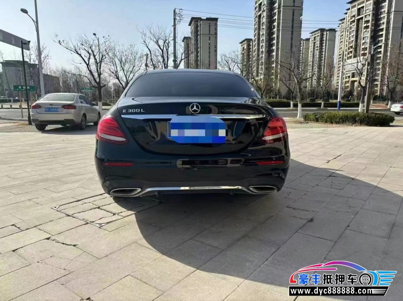 17年奔驰E轿车抵押车出售