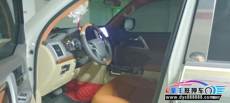 17年丰田兰德酷路泽（陆巡）轿车抵押车出售